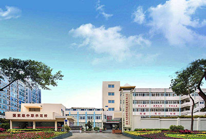 学校大门