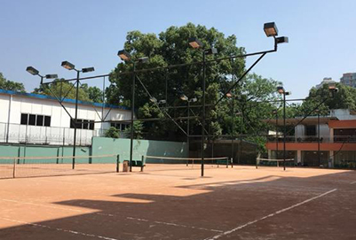 学校室外网球场