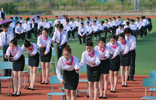 成武专业学生礼仪表演