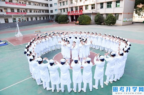 怀化启航卫生学校篮球场