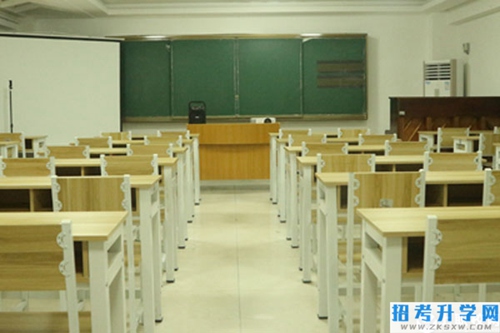 湖南长沙艺术学校的学费是多少？